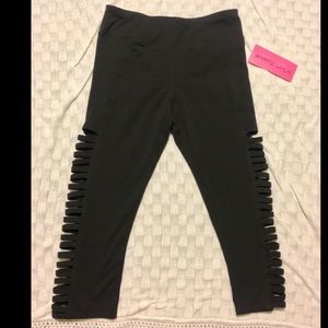 Betsy Johnson Performance black yoga pants Size L